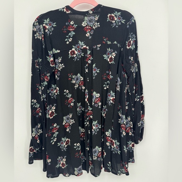 Free People Women's Oversized Black Floral Blouse Size XS - Picture 2 of 6